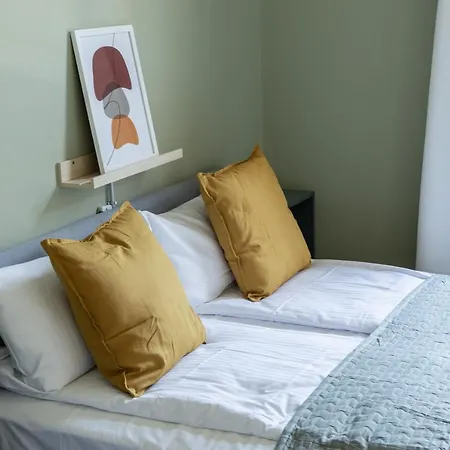 Direkt Im Zentrum Fuer Bis Zu 6 Personen Bahnhofsnah