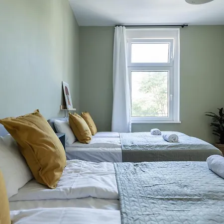 Direkt Im Zentrum Fuer Bis Zu 6 Personen Bahnhofsnah *