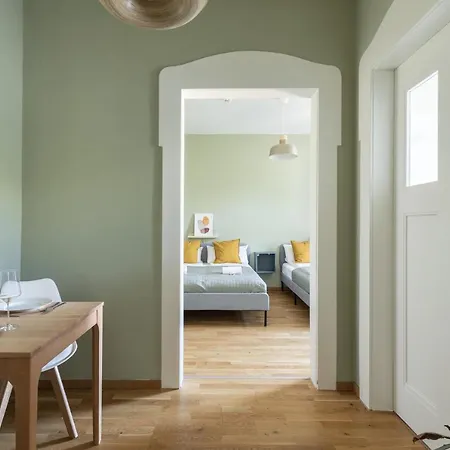 Direkt Im Zentrum Fuer Bis Zu 6 Personen Bahnhofsnah * لبسيا