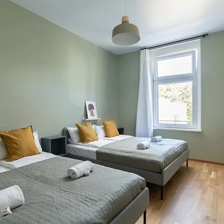 Direkt Im Zentrum Fuer Bis Zu 6 Personen Bahnhofsnah لبسيا