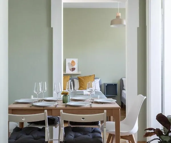 Direkt Im Zentrum Fuer Bis Zu 6 Personen Bahnhofsnah *